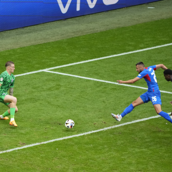 Englezi umalo primili gol sa centra – Slovačka blizu iznenađenja