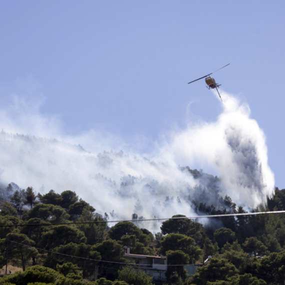 Grčki vatrogasci se drugi dan bore sa požarom na ostrvu Kos FOTO/VIDEO