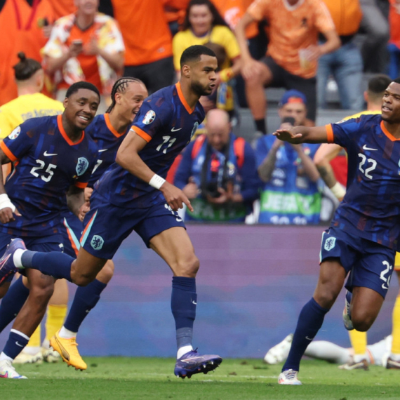 Novi gol Holandije – Rumuni u nokdaunu VIDEO