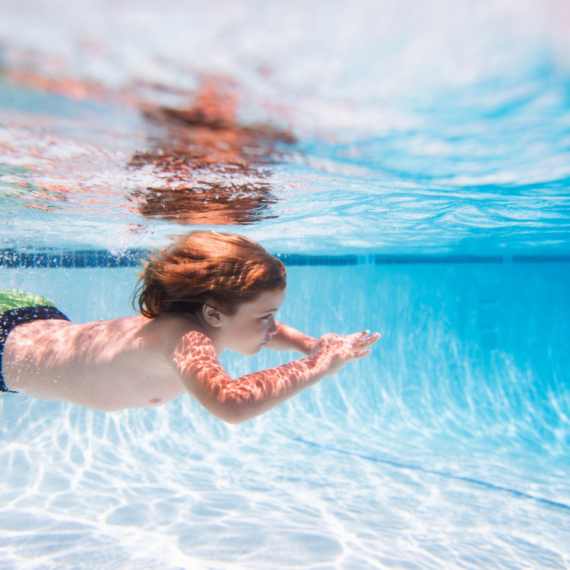 Veliko interesovanje mališana za besplatnu školu plivanja u niškom SC "Čair"