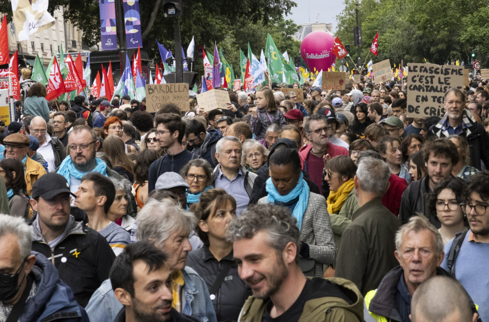 Hiljade Francuza na ulicama; Novi protest protiv desnice VIDEO
