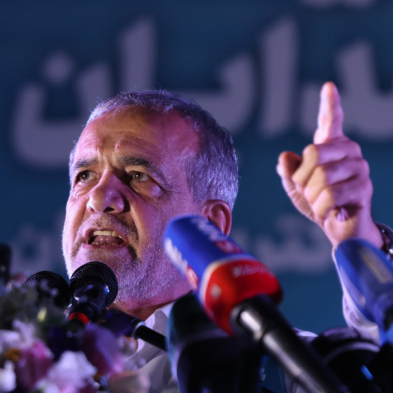 Iran ima novog predsednika; Pezeškijan odneo više od 50 odsto glasova