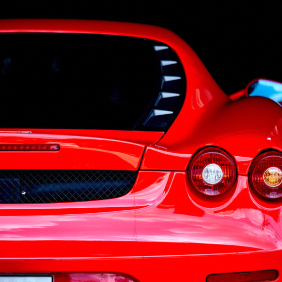 Štite svoju robnu marku: Ferrari uništio tri lažna automobila sa oznakom tog brenda