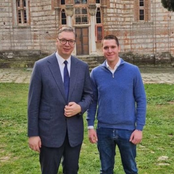 Vučić: Danas su rekli da će uranijumom da posipaju mog sina; Borićemo se za normalnu Srbiju FOTO