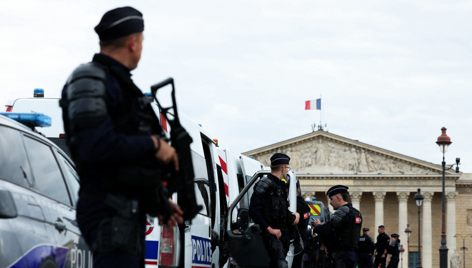Izbori u Francuskoj: Ogromna izlaznost; Policija spremna da reaguje, najavljena katastrofa