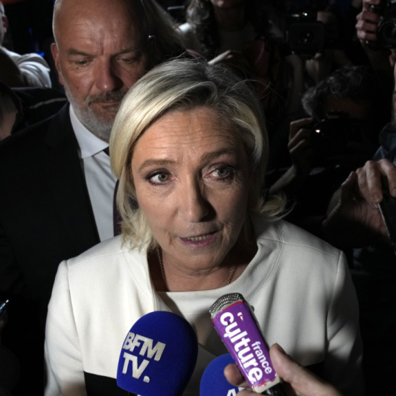 Prvo oglašavanje Marin Le Pen: Makronov položaj "neodrživ" FOTO