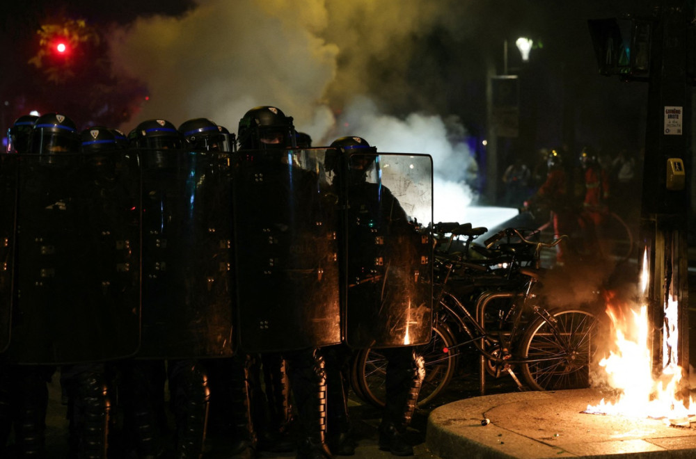 Haos na ulicama Pariza: Sukob policije i demonstranata; Puca na sve strane FOTO/VIDEO