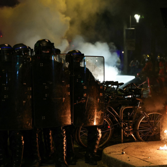 Haos na ulicama Pariza: Sukob policije i demonstranata; Puca na sve strane FOTO/VIDEO