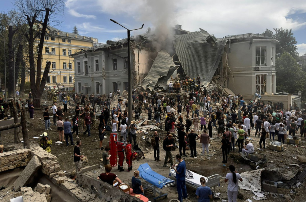 Fierce attack on Kyiv; Hospital under attack; Thick smoke over the city PHOTO/VIDEO