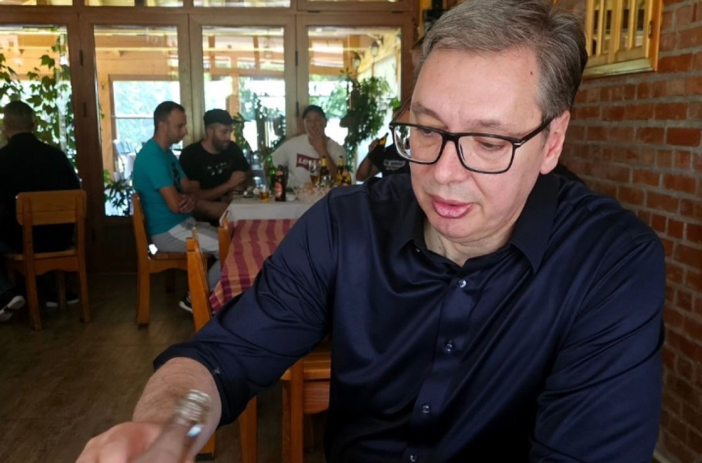 Vučić u Rudnu: Piće moje mladosti i posle sto godina jednu sam popio danas FOTO