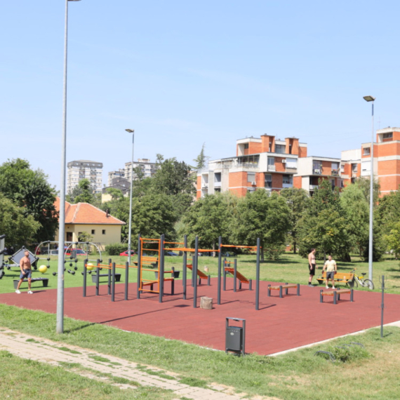 Rekonstruisani sportski tereni na Beogradskom keju FOTO