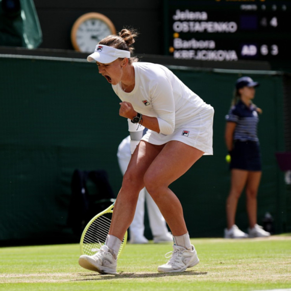 Krejčikova srušila Ostapenko i zakazala polufinale sa Ribakinom