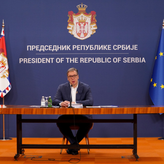 Vučić: Nećemo nasesti na provokacije, mi nećemo da ratujemo protiv Bošnjaka