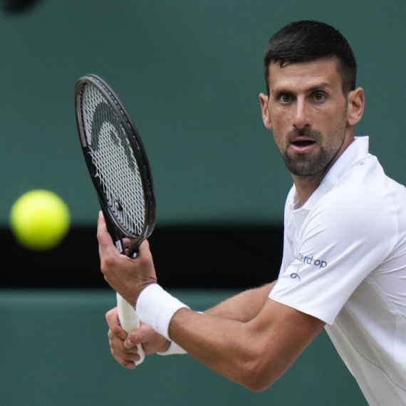 Novak "napada" Federera: "Pritisak je veliki"