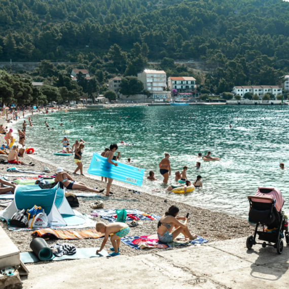 Čovek izbetonirao plažu u Hrvatskoj pa zapretio: "Ne može mi ništa ni Titova inspekcija"
