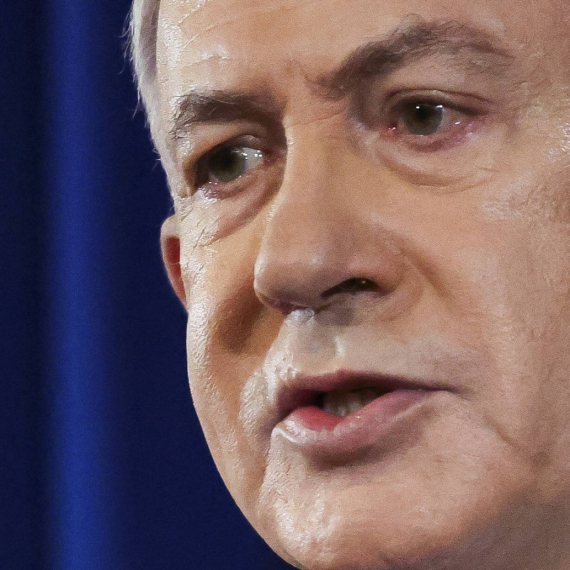 "Netanjahu je plačljivko i kukavica"