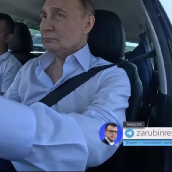 Putin zamalo izazvao sudar, vozio novu ladu VIDEO