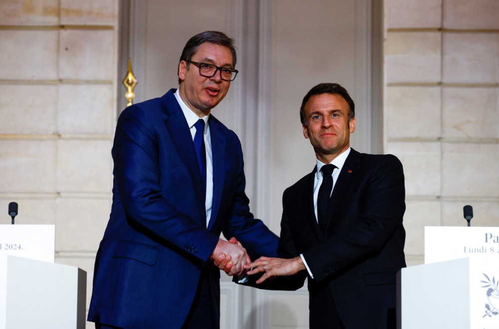 Vučić also met with Macron in London