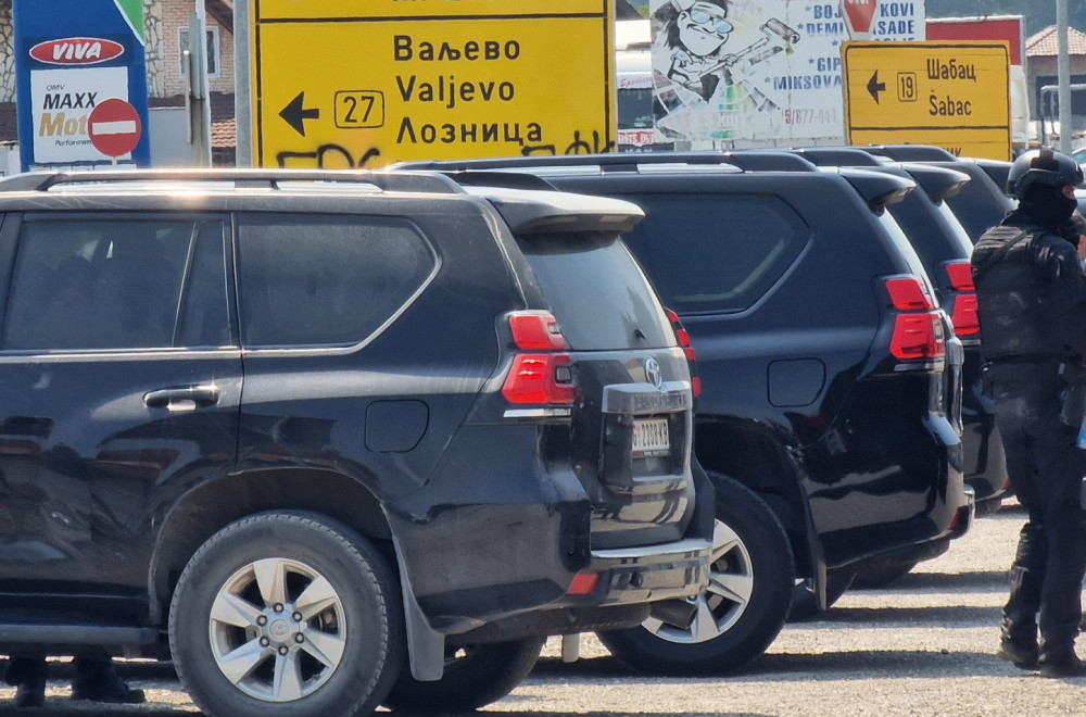 Nastavlja se potraga za ubicom policajca; Opsadno stanje u Loznici; "Sve je unapred organizovano" FOTO/VIDEO