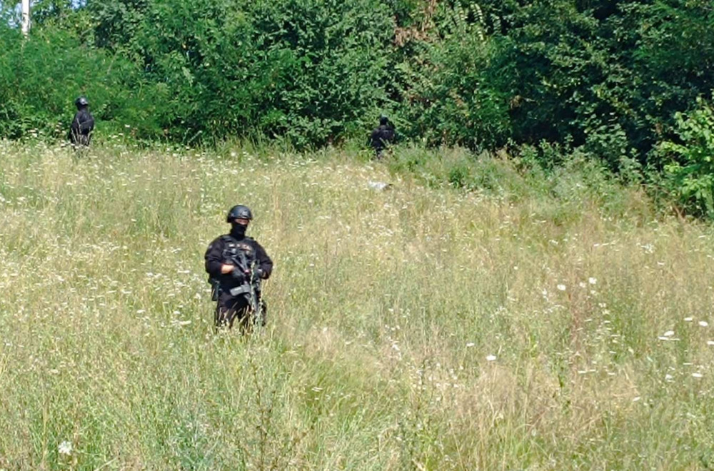 Simbol OVK na pištolju ubice policajca: Albanski zločinac do smrti veličao teroriste FOTO