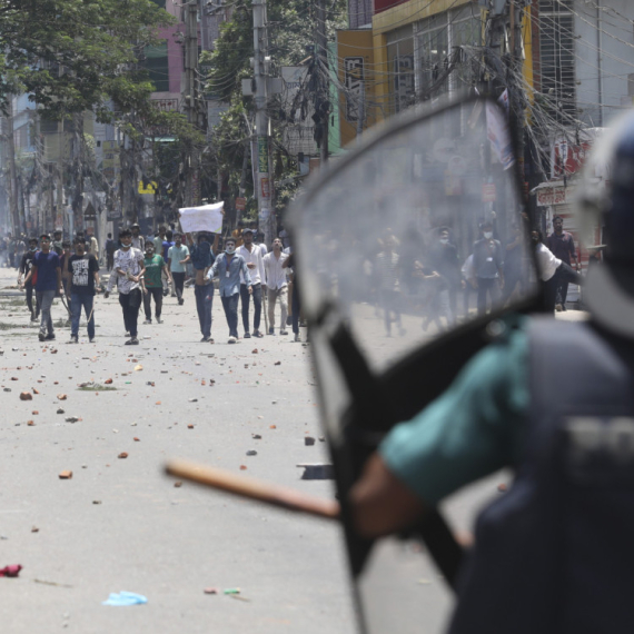 Haos u Bangladešu: Vojnici pokušavaju da uguše pobunu, mrtvi na sve strane FOTO/VIDEO