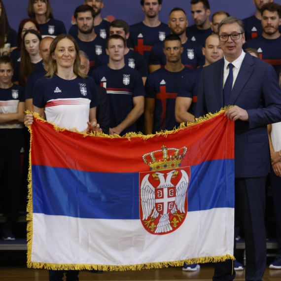 President presented the flag to the Olympians; Vučić: "I'm nervous - I expect a harvest of medals"
