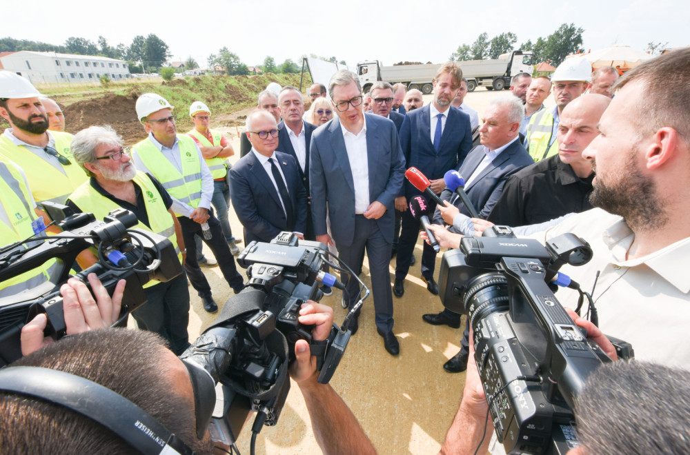 Vučić o napadima medija iz regiona: Vide kojom brzinom Srbija napreduje, zato će histerija biti sve veća