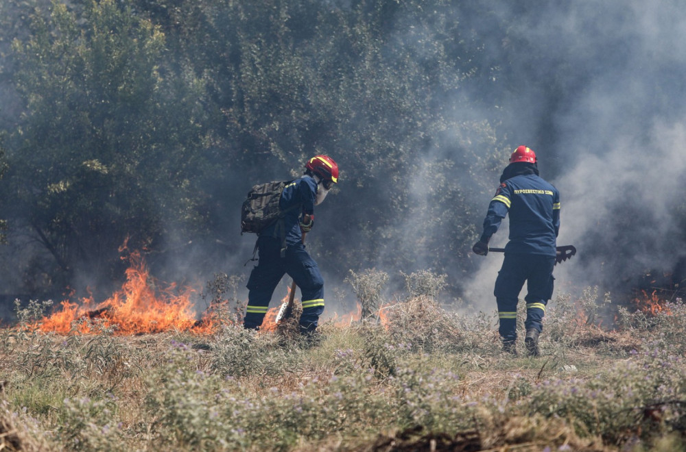 Gori kod Budve: Vatra se širi