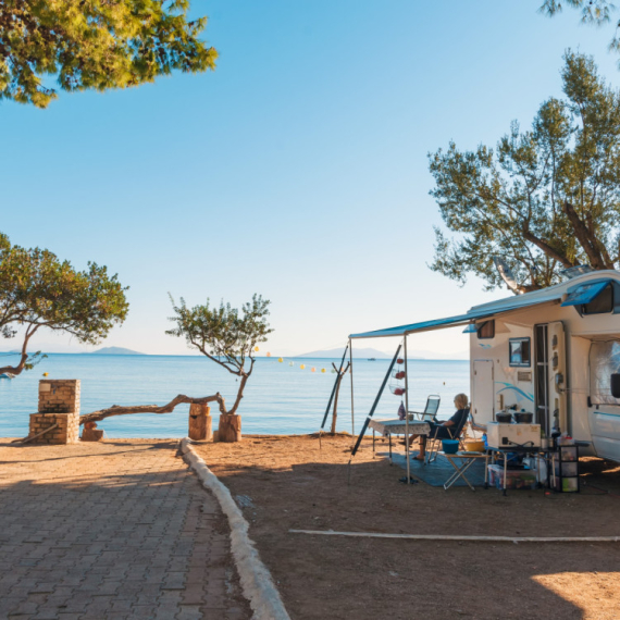 Stanarine na ostrvu porasle skoro 160 odsto: Stanovnici žive u kamp-kućicama