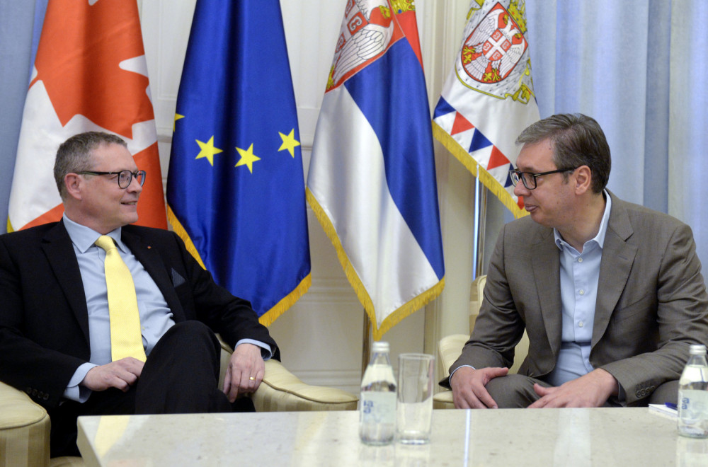 Vučić primio u oproštajnu posetu kanadskog ambasadora: "Zahvalio sam se na podršci" FOTO