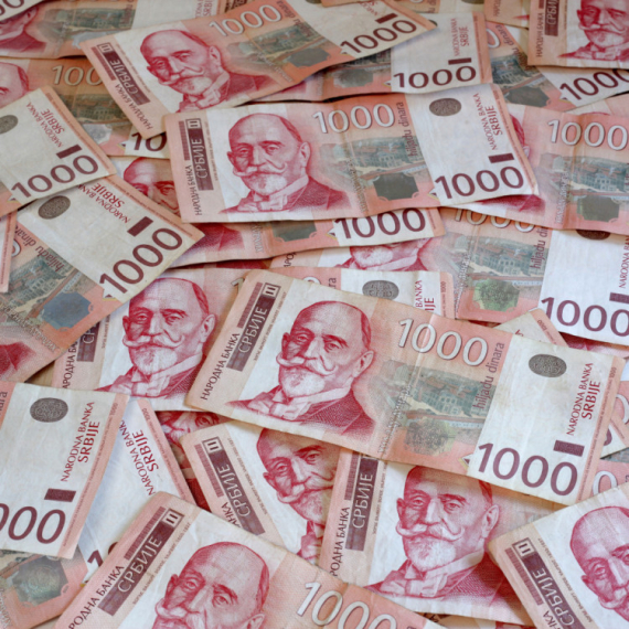 Prosečna plata u Srbiji premašila 100.000 dinara; Mali pokazao grafikon FOTO