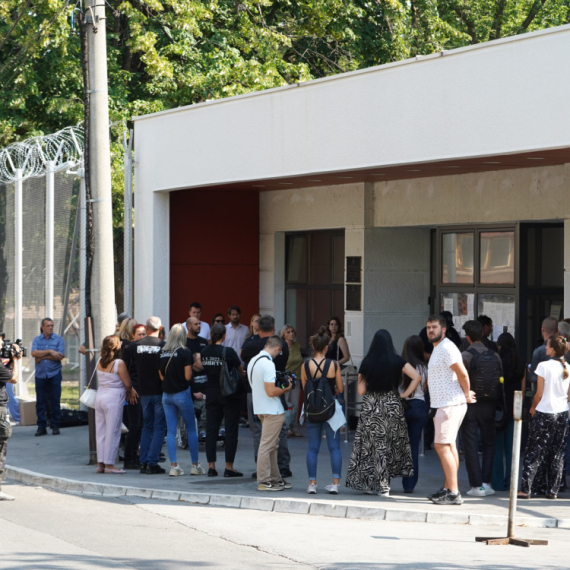 Drama in front of the prison because of Blažić: "You're not ashamed? Should we break down the door?"