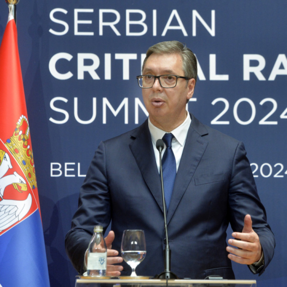 Vučić o plati od 100.000 dinara: Minimalac preko 51.000, penzije rastu više od 10 odsto