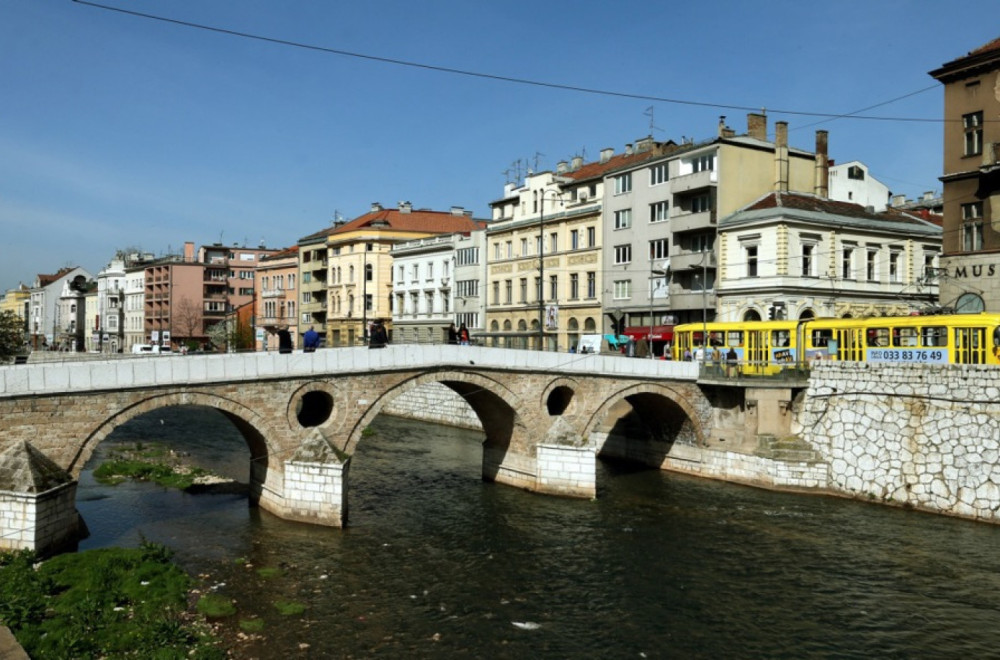 U Sarajevu najavljena izložba povodom godišnjice napada na Izrael; Gradonačelnica reagovala, sve otkazano