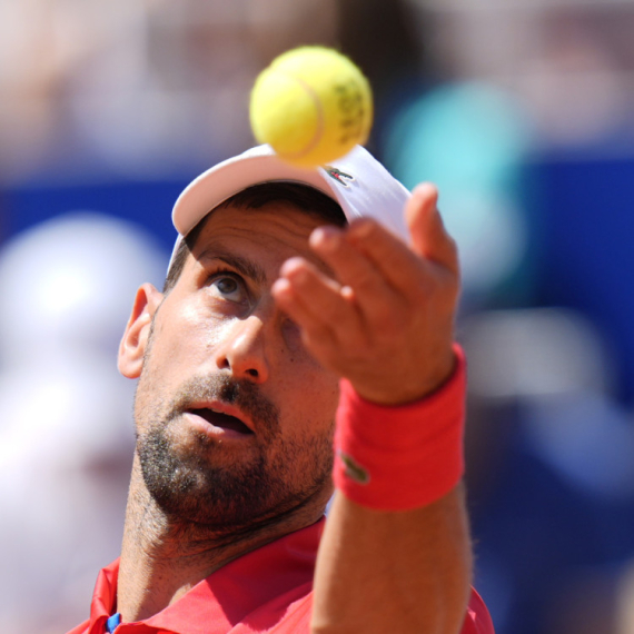 Djokovic knocked Nadal down, then said: The crowd "pushed" Nadal - it had to be that way