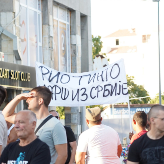 Poruka sa protesta u Loznici: Ne želimo pruge, ne želimo puteve, ne želimo internet VIDEO