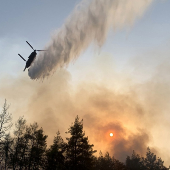 Srbija gori; Dignuti helikopteri