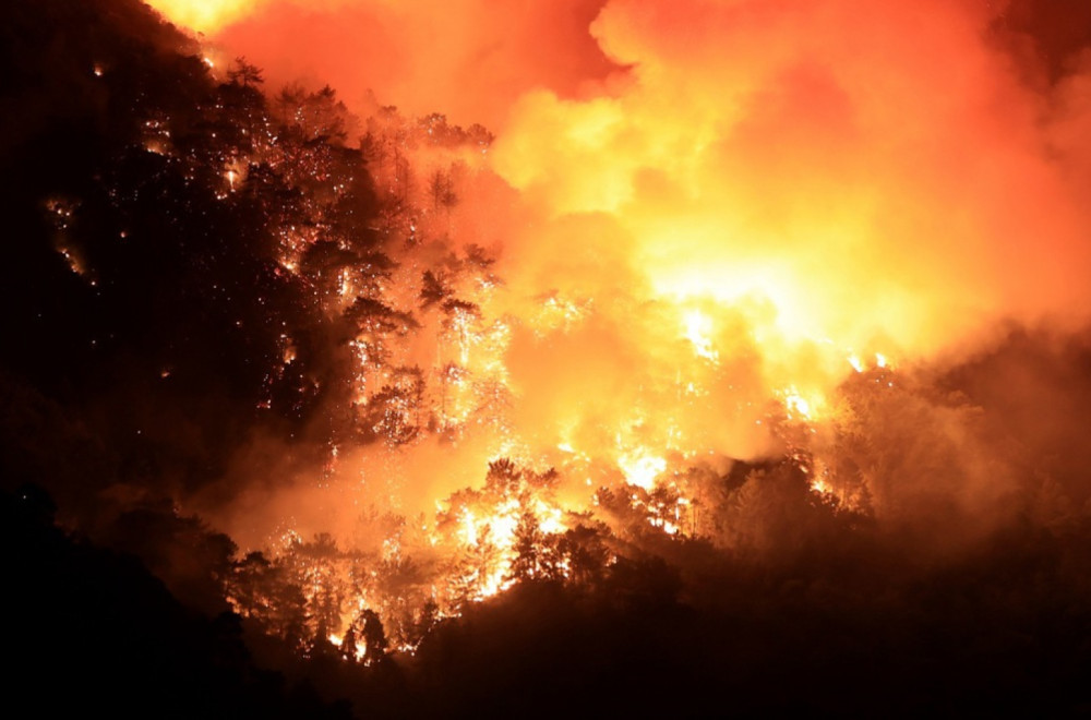 Balkan u plamenu; MUP diže helikoptere