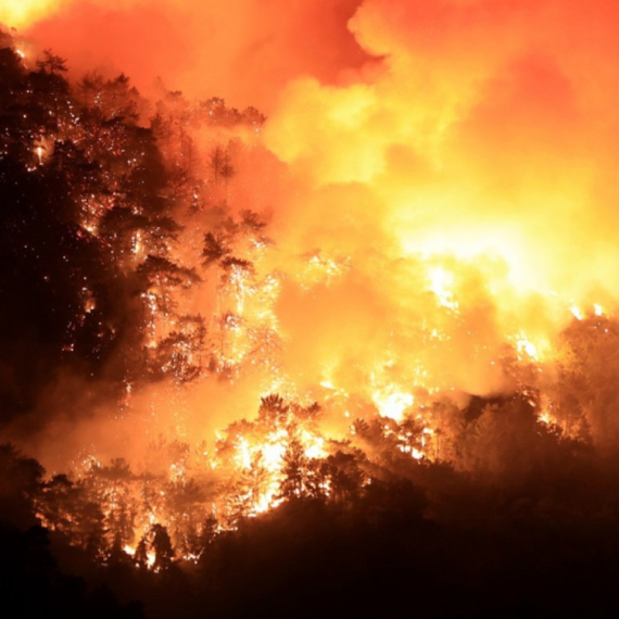 Hrvatska u plamenu: Panika, odjekuju detonacije VIDEO