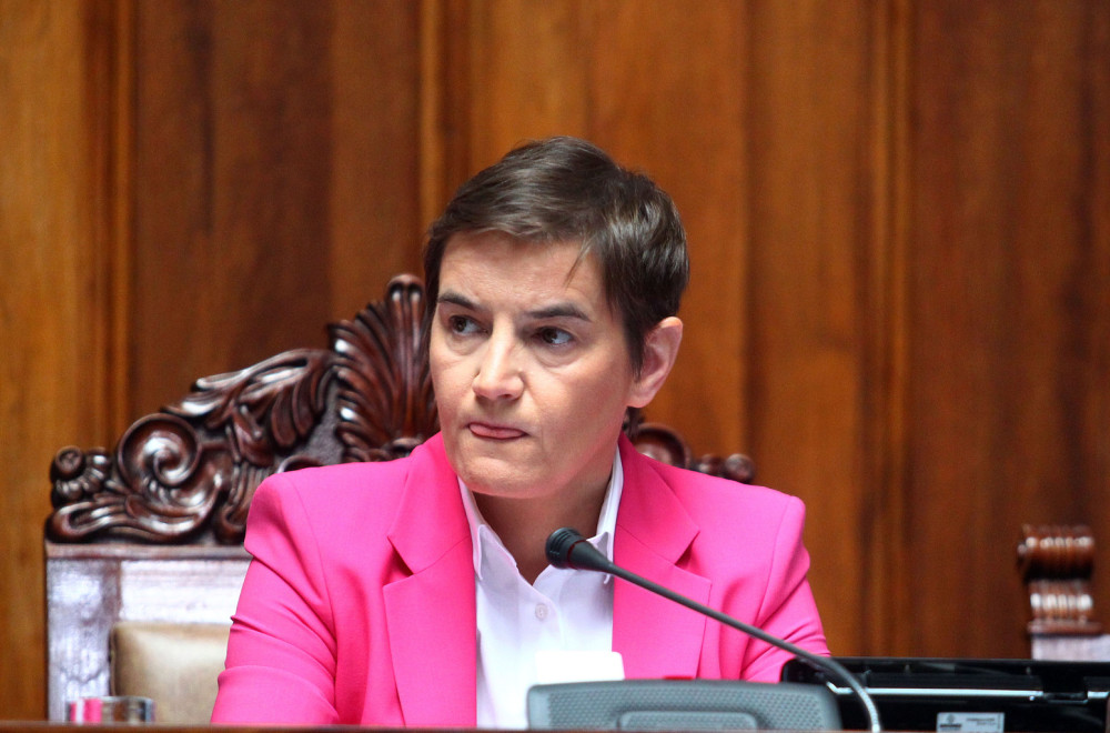 Brnabić odgovorila činjenicama: "Kažu da je razgovor namešten, a govornica na protestu prisutna"