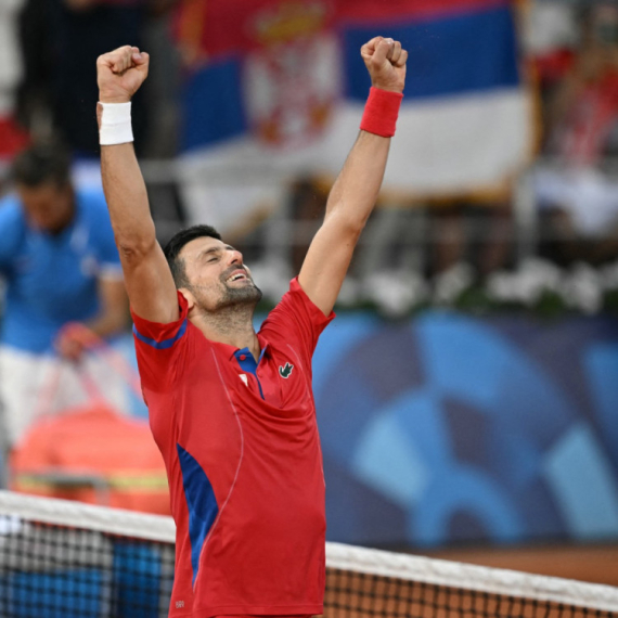 Novak pred vratima "Zlatnog slema"