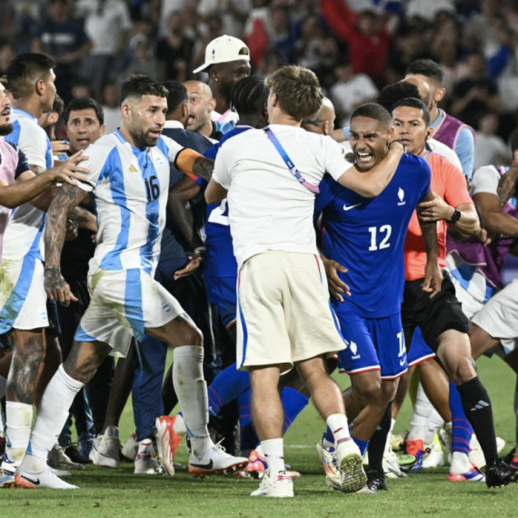 Haos u Bordou – masovna tuča fudbalera Argentine i Francuske VIDEO