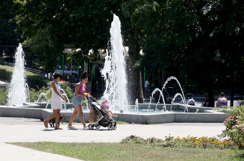 Danas pretežno sunčano; Temperatura iznad tridesetog podeoka