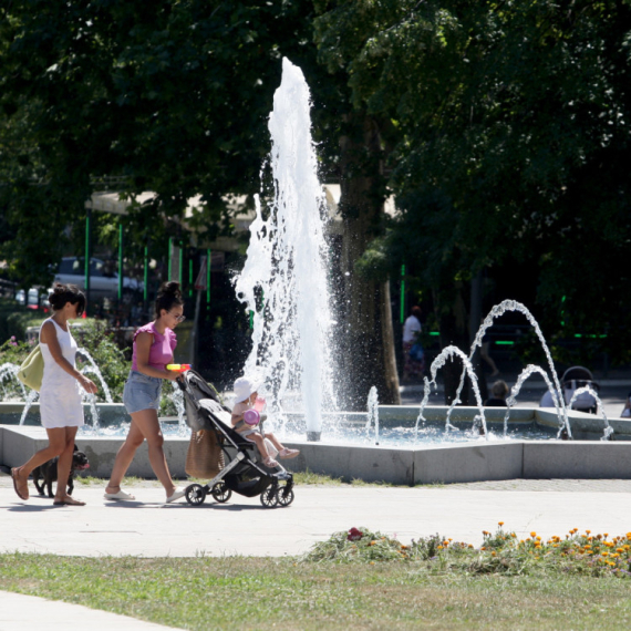 Danas pretežno sunčano; Temperatura iznad tridesetog podeoka