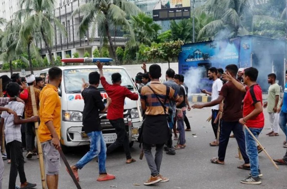 Bangladeš: Najmanje 25 mrtvih i stotine povređenih u sukobu policije i demonstranata