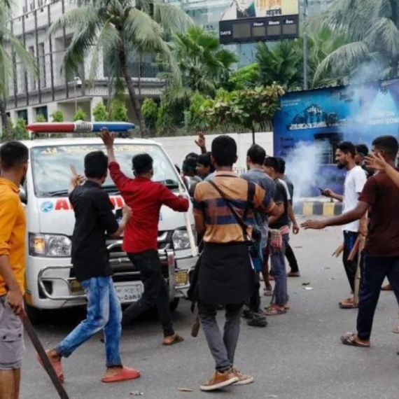 Bangladeš: Najmanje 25 mrtvih i stotine povređenih u sukobu policije i demonstranata