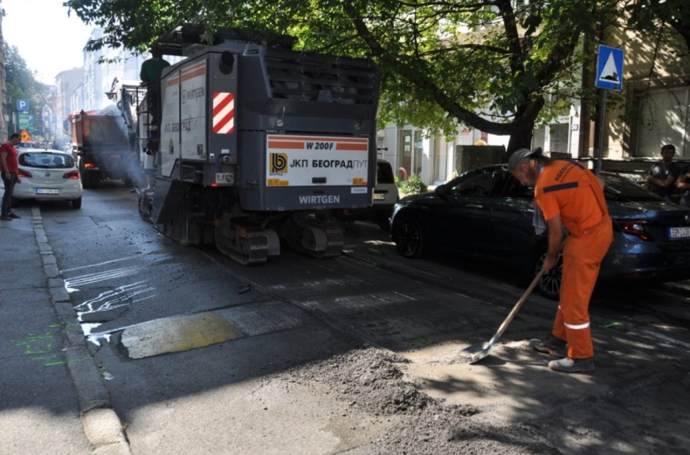 Počeli radovi na sanaciji ovog kolovoza