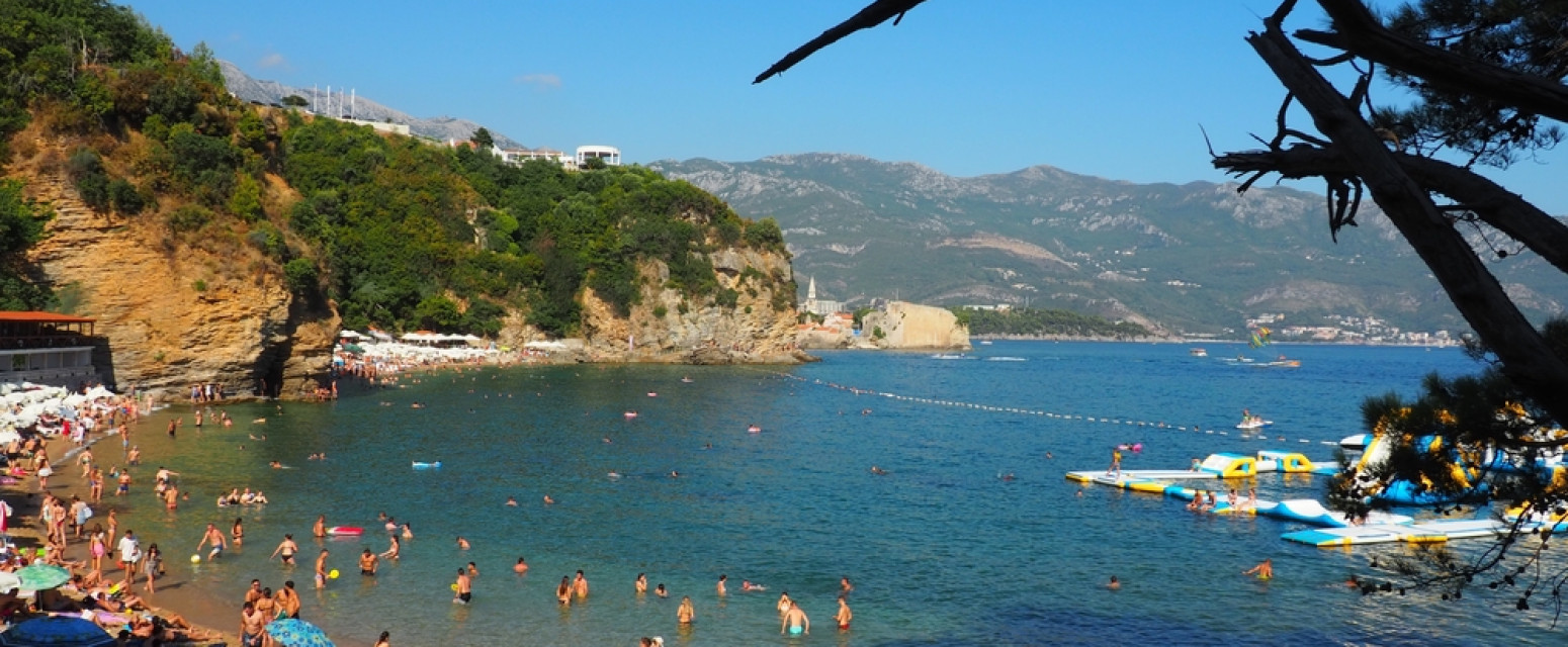 Zašto je letnja sezona u Crnoj Gori pukla? "Za odlazak na plažu treba bogatstvo" VIDEO