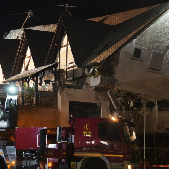 Ovo je trenutak spasavanja dečaka iz ruševina hotela u Nemačkoj FOTO