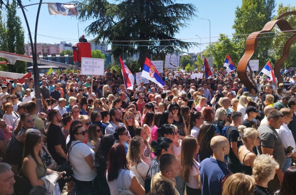 Održan protest Srba na KiM: Hiljade okupljenih; "Ako Kurti otvori most..." FOTO/VIDEO